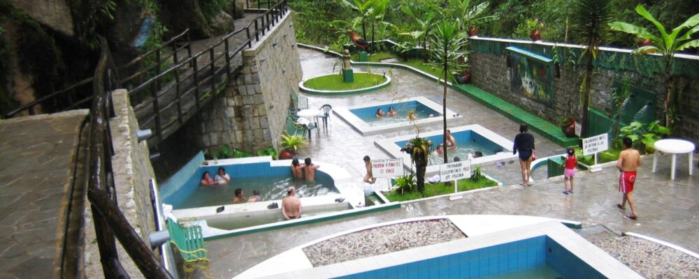 baños termales de aguas calientes machu picchu